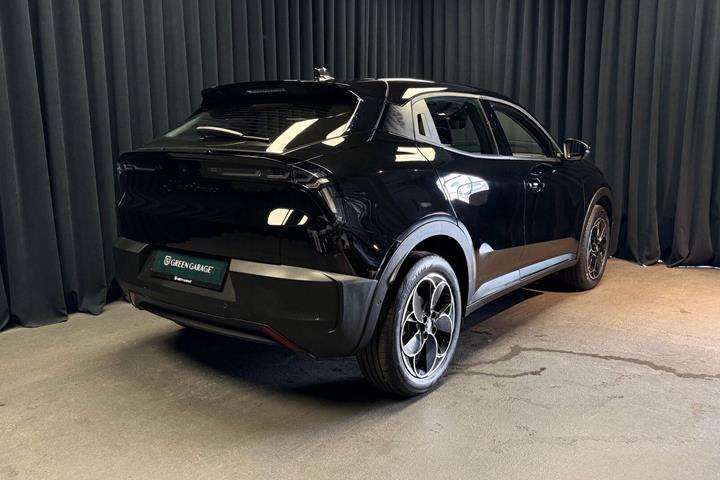 Sort Alfa Romeo Junior fra 2025