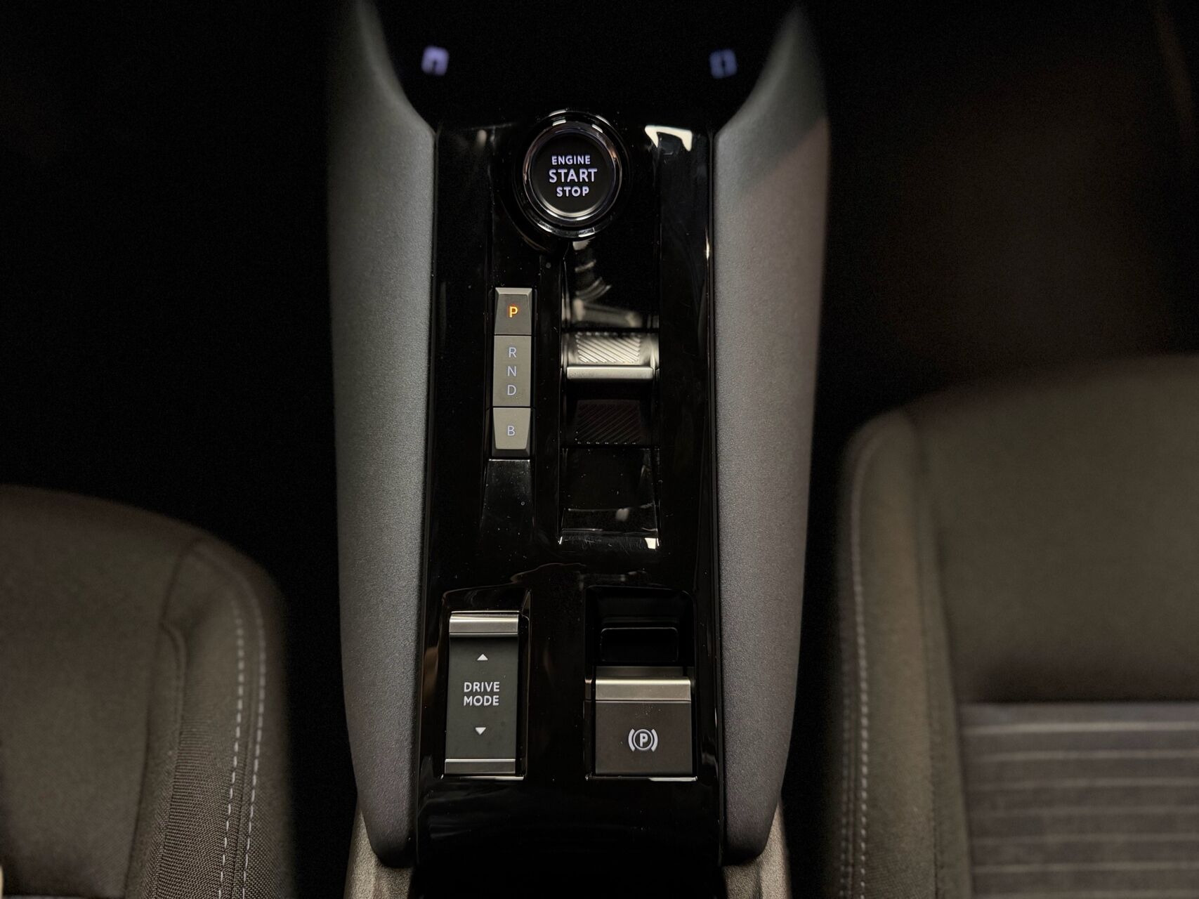 Sort Alfa Romeo Junior fra 2025