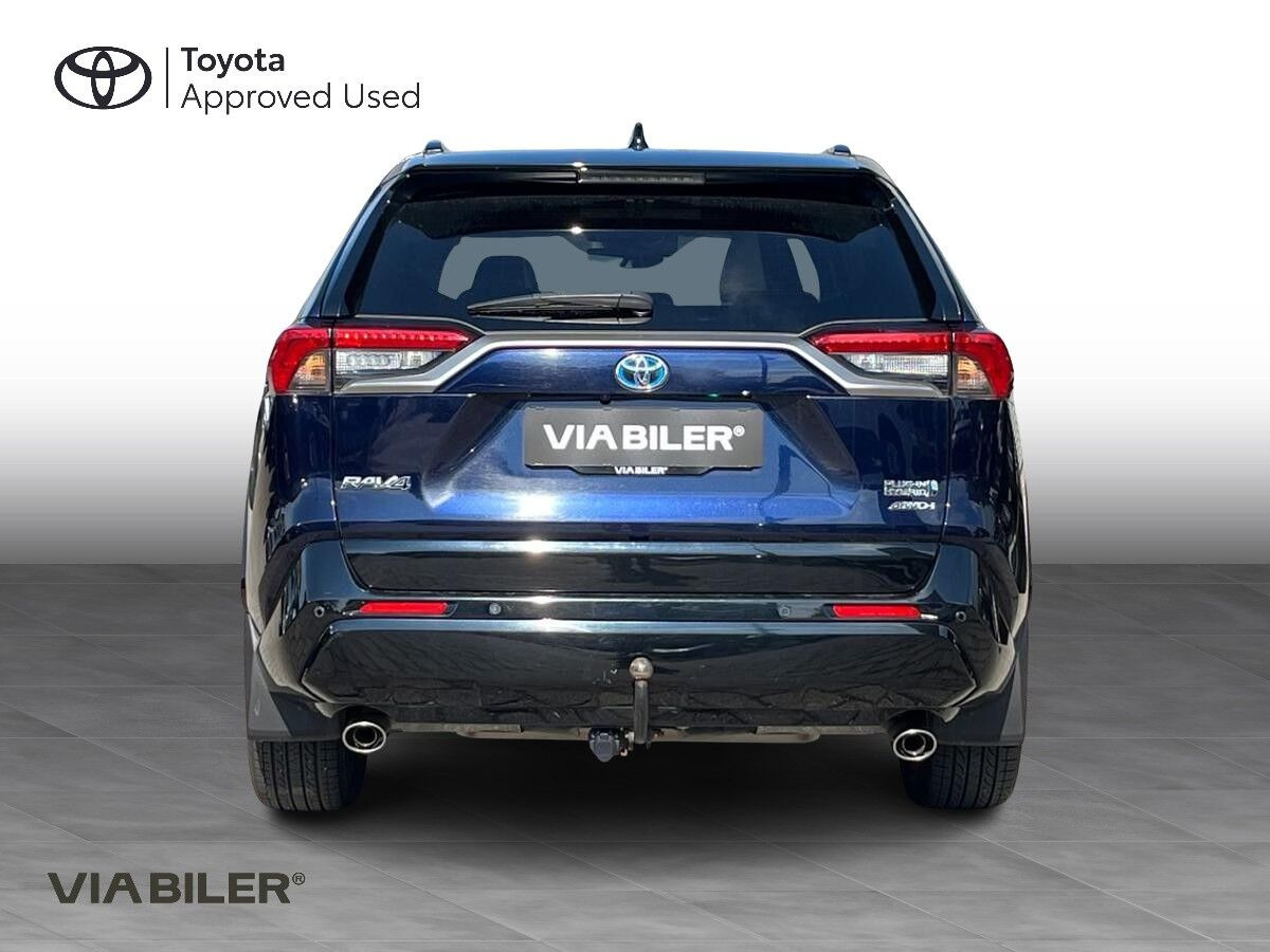 Blå Toyota RAV4 Plug-in fra 2021