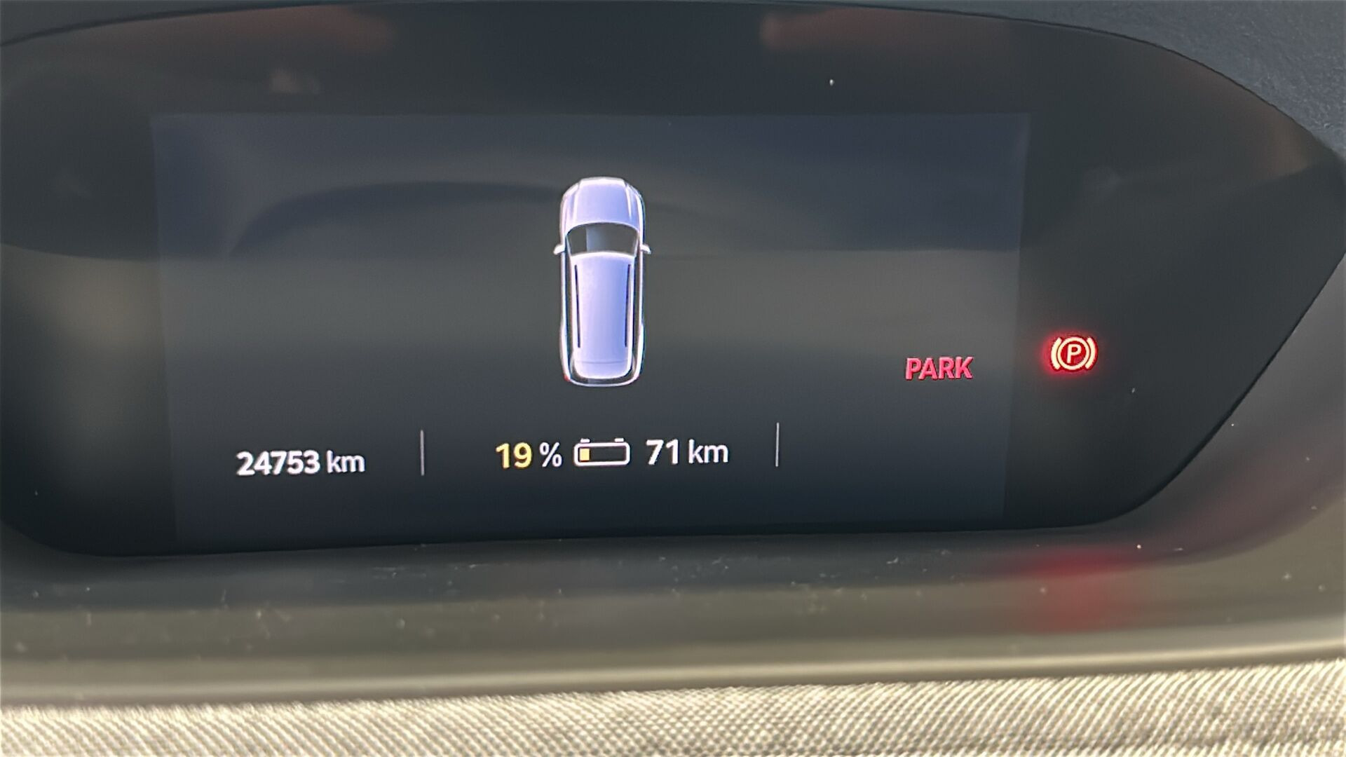 Hvid Skoda Enyaq fra 2025