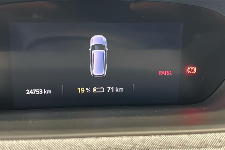 Hvid Skoda Enyaq fra 2025