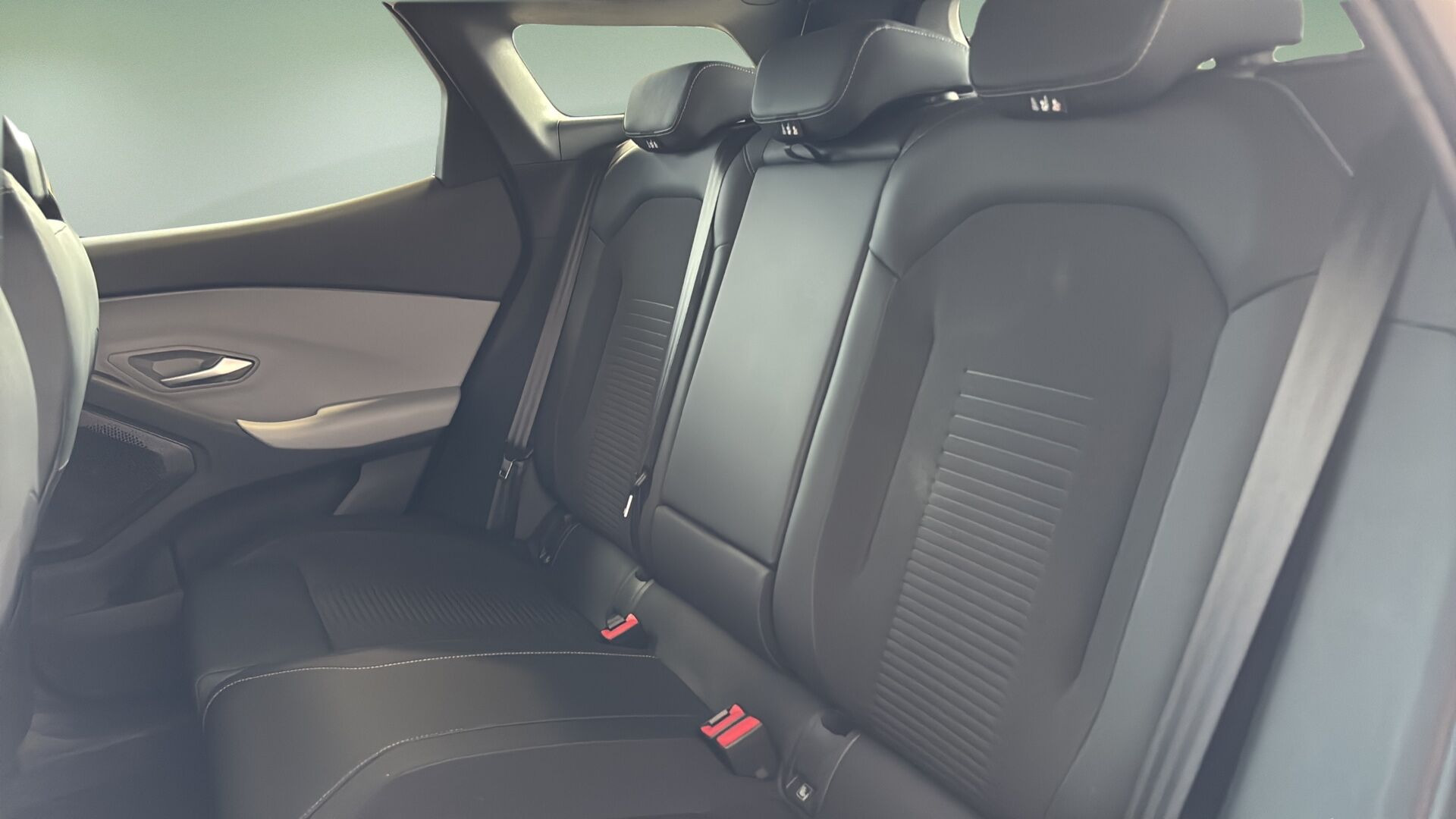 Sort Ford Explorer fra 2025