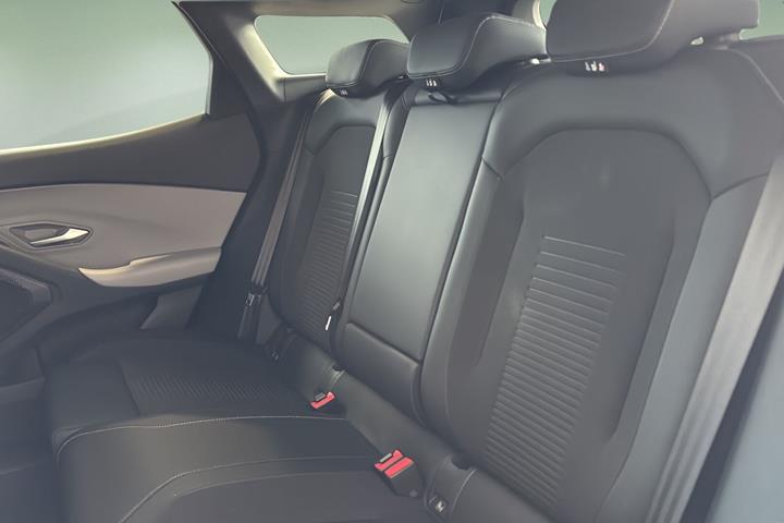 Sort Ford Explorer fra 2025