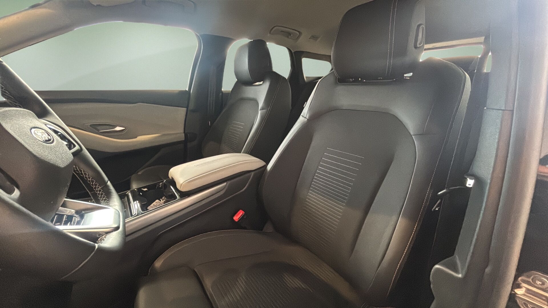 Sort Ford Explorer fra 2025