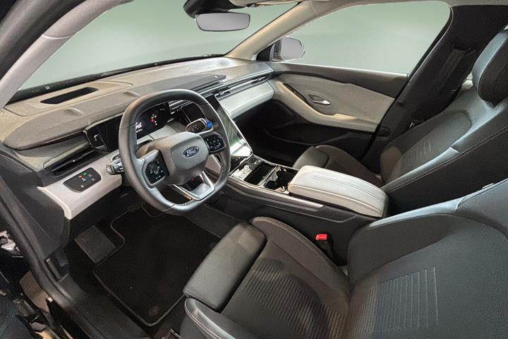 Sort Ford Explorer fra 2025