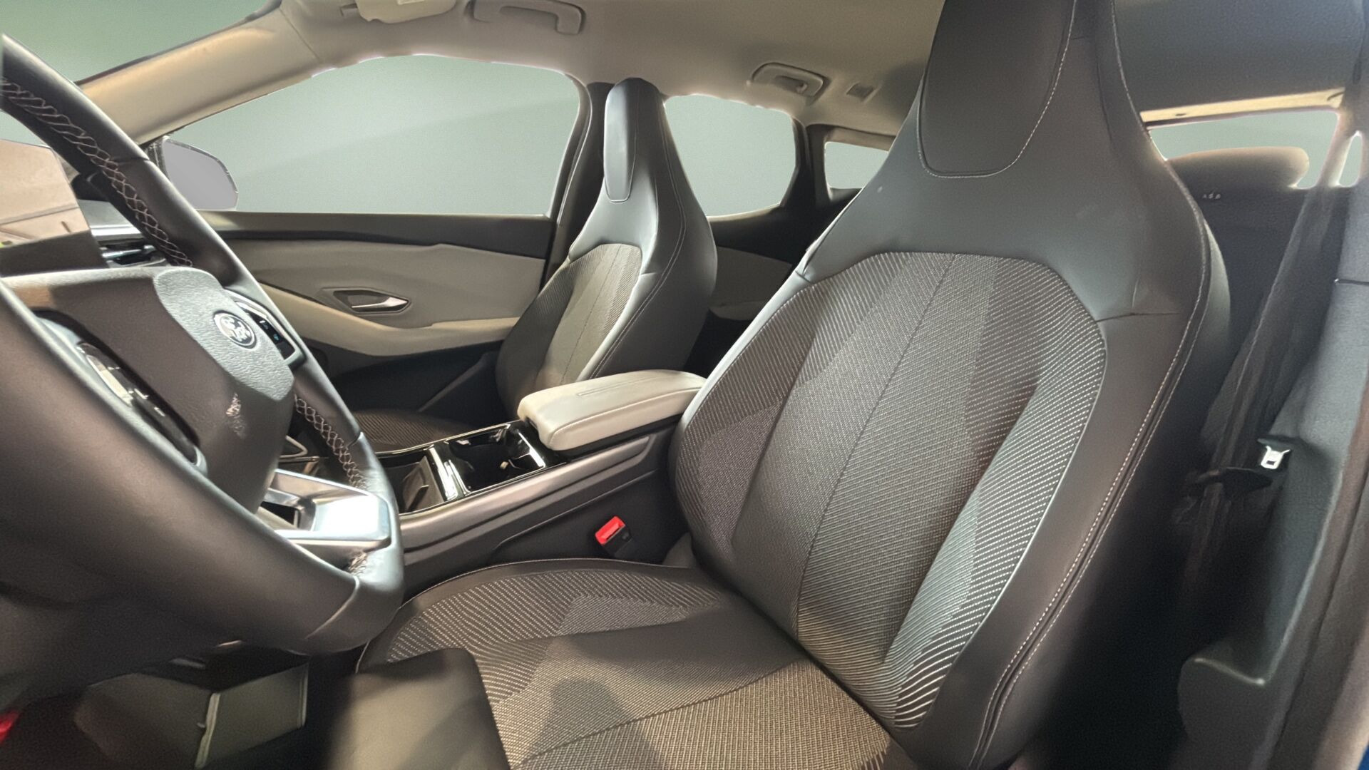 Blå Ford Explorer fra 2025