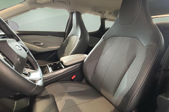 Blå Ford Explorer fra 2025