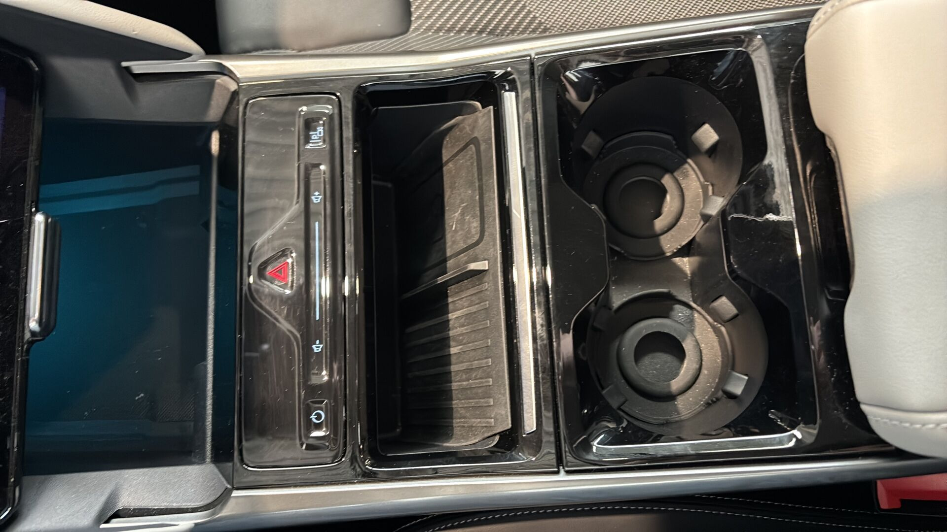 Blå Ford Explorer fra 2025