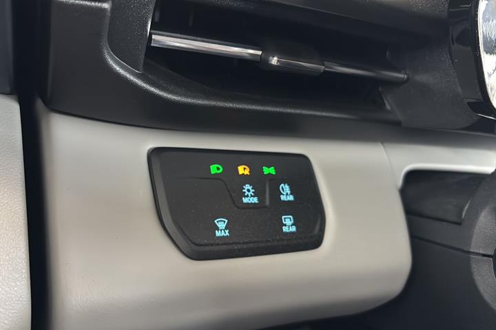 Blå Ford Explorer fra 2025