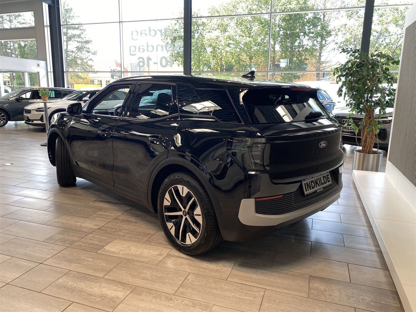 Sort Ford Explorer fra 2024
