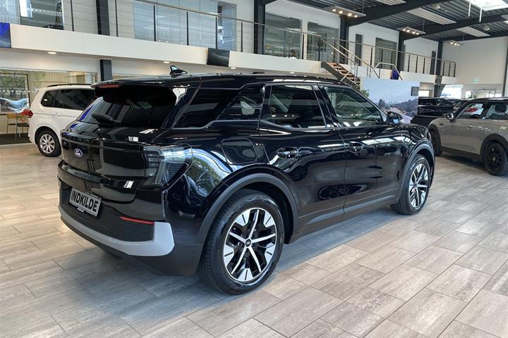 Sort Ford Explorer fra 2024