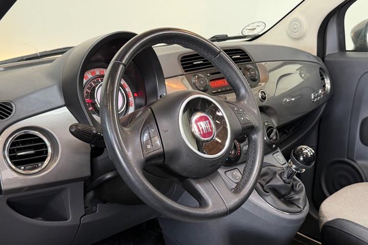 Grå Fiat 500C fra 2010