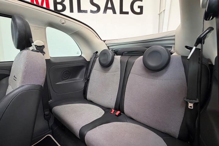 Grå Fiat 500C fra 2010