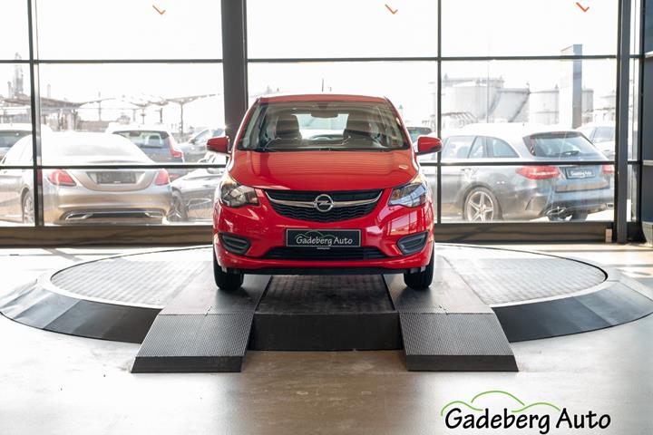 Rød Opel Karl fra 2016