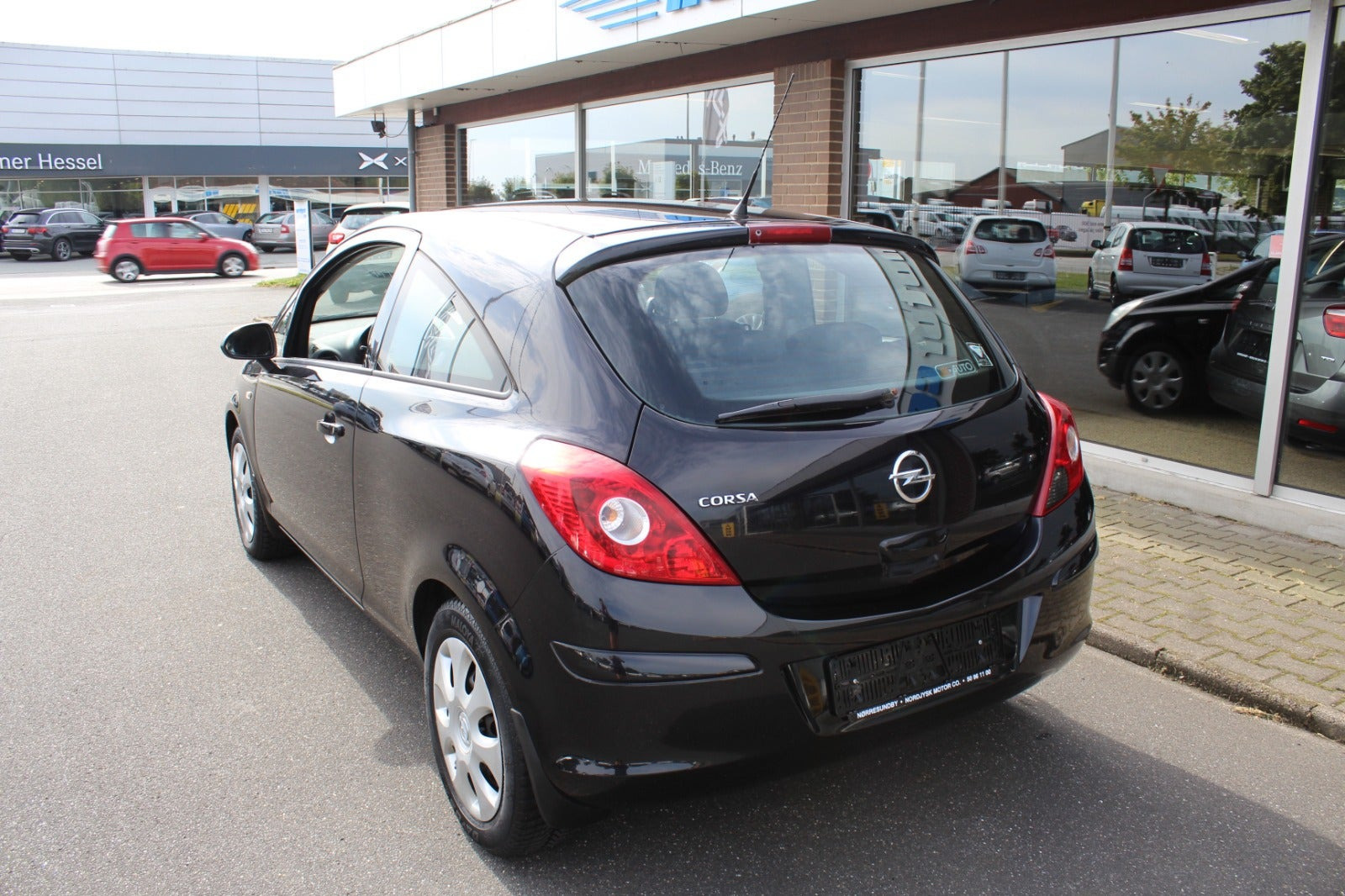 Sort Opel Corsa fra 2011