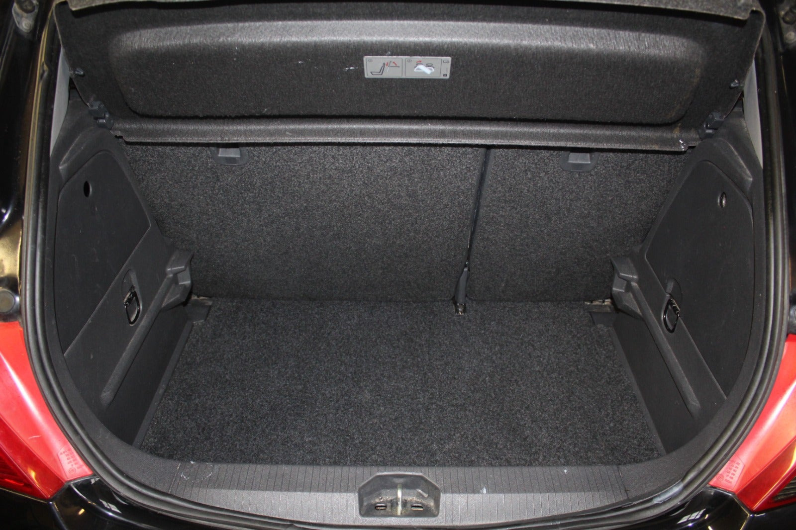 Sort Opel Corsa fra 2011