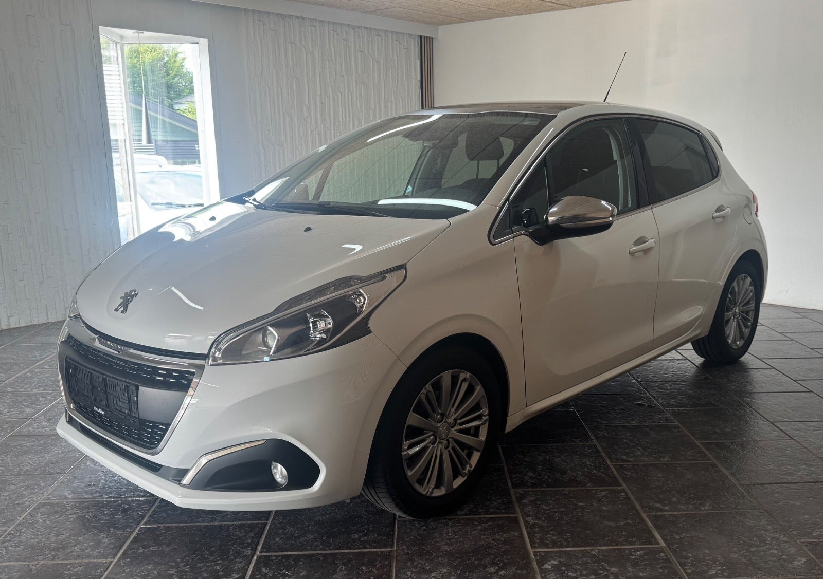 undefined Peugeot 208 fra 2017