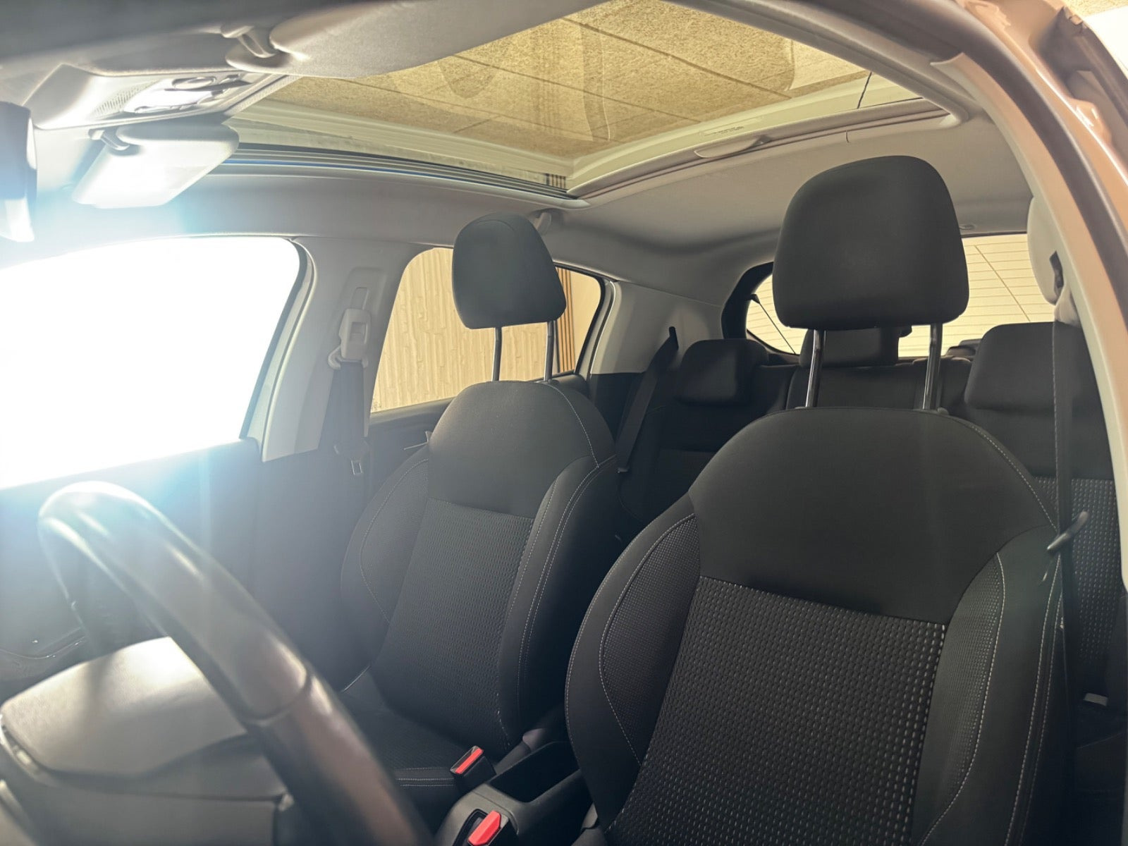 undefined Peugeot 208 fra 2017