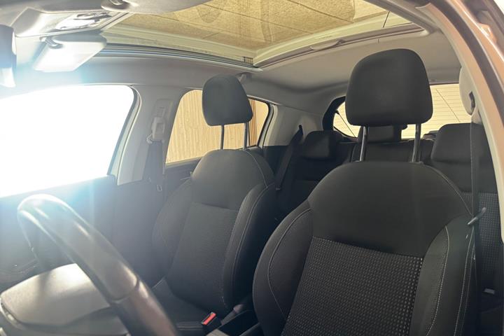 undefined Peugeot 208 fra 2017