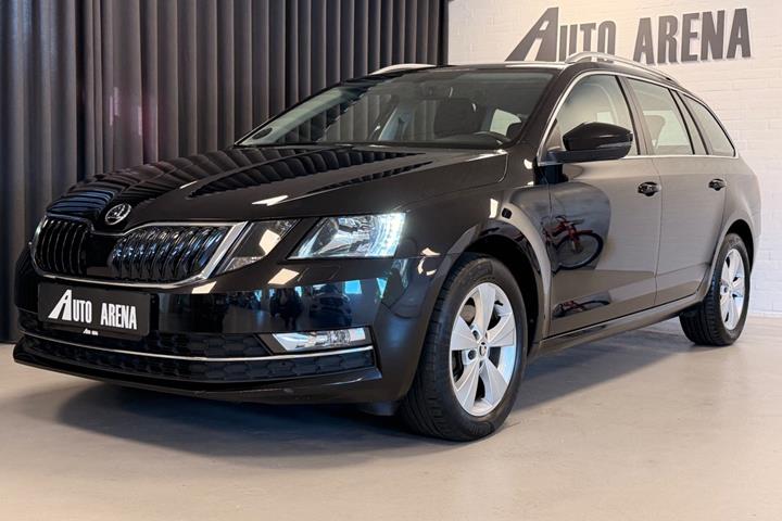 Sort Skoda Octavia fra 2018