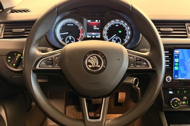 Sort Skoda Octavia fra 2018