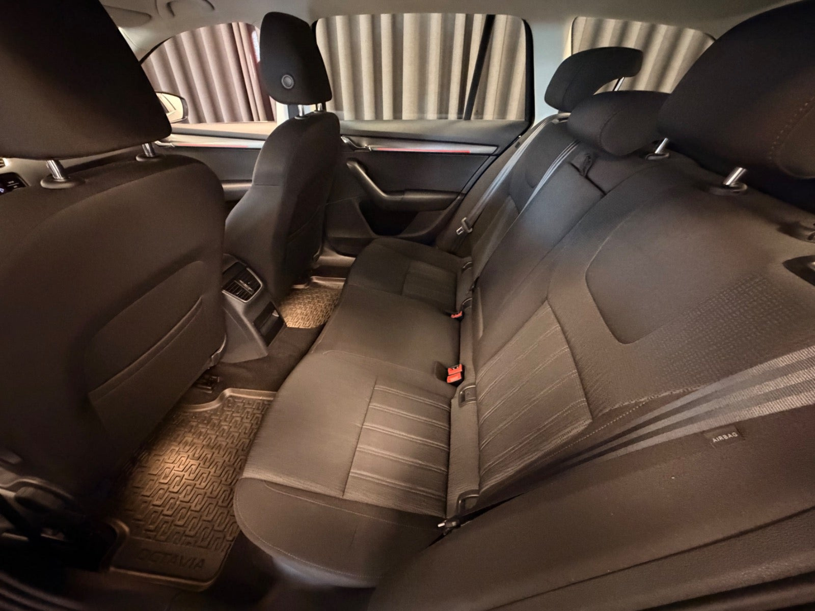 Sort Skoda Octavia fra 2018