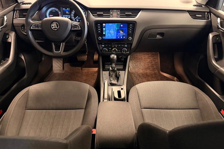 Sort Skoda Octavia fra 2018