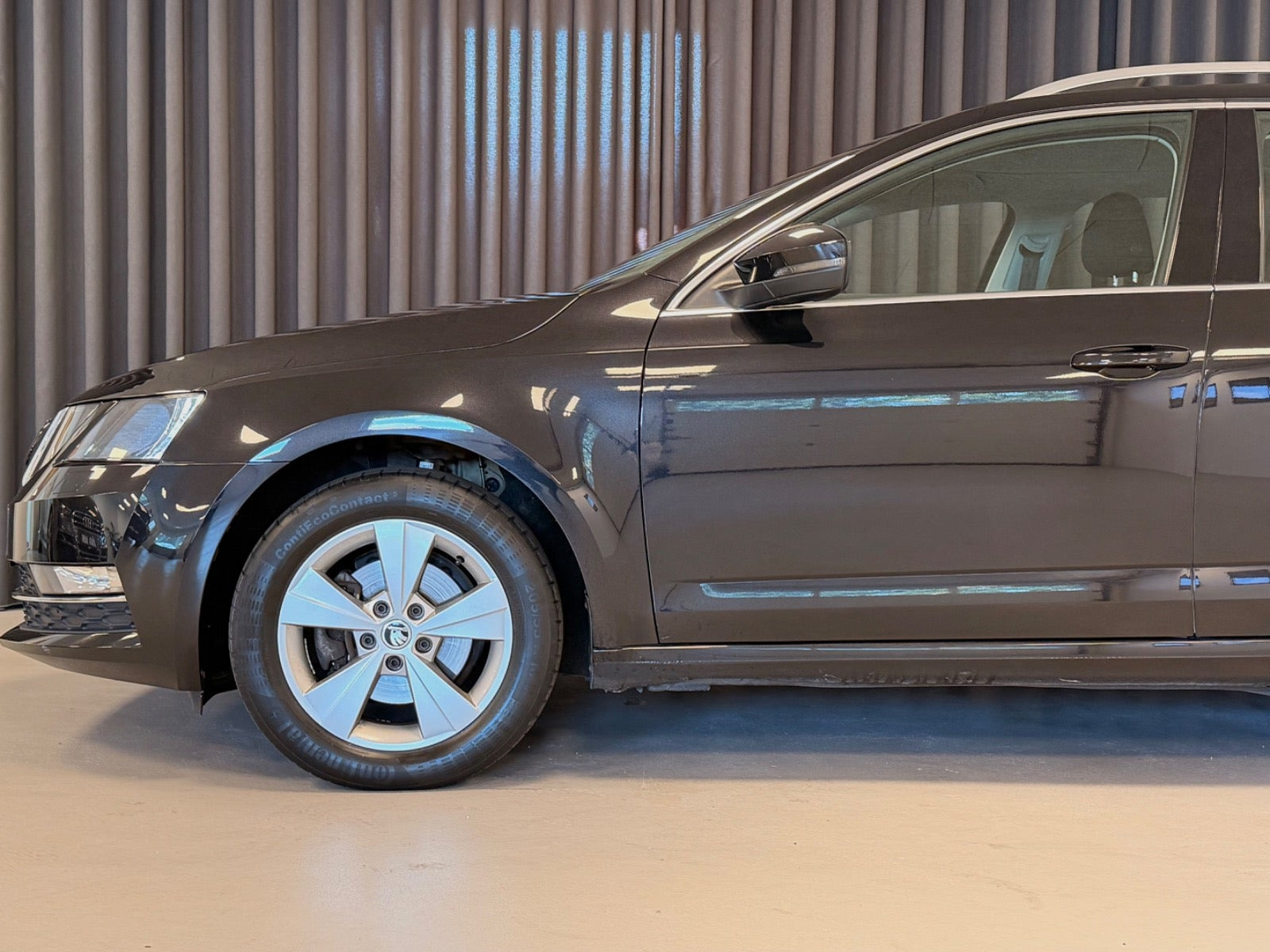 Sort Skoda Octavia fra 2018