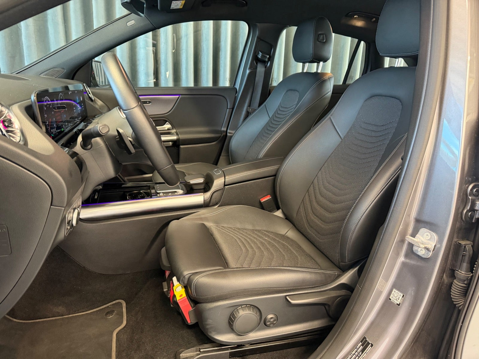 Grå Mercedes EQA250 fra 2024