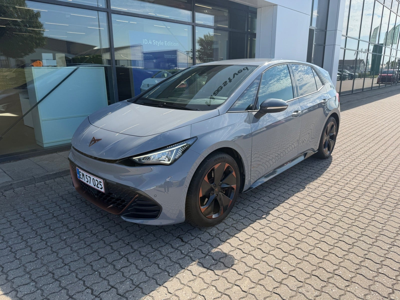 Grå Cupra Born fra 2024