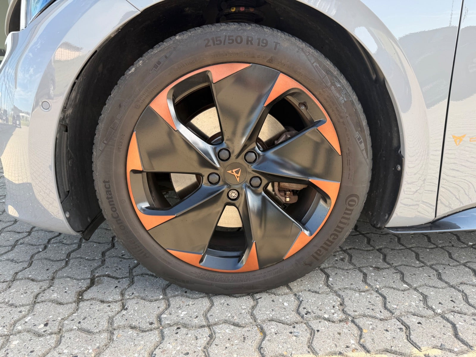 Grå Cupra Born fra 2024