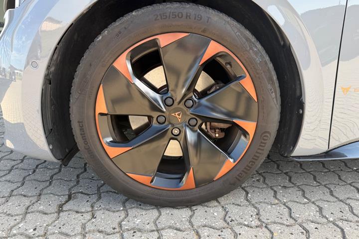 Grå Cupra Born fra 2024