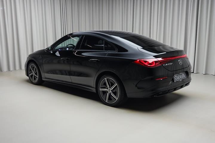 Sort Mercedes CLA250+ fra 2025