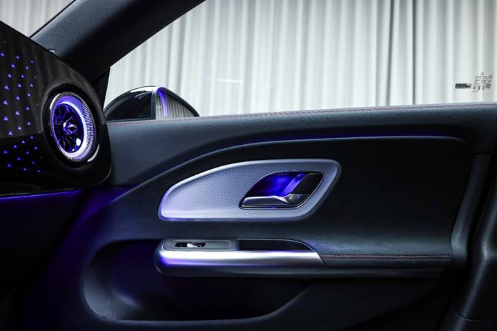 Sort Mercedes CLA250+ fra 2025