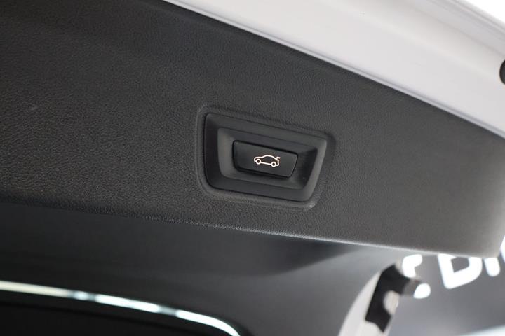 Hvid BMW i4 fra 2023