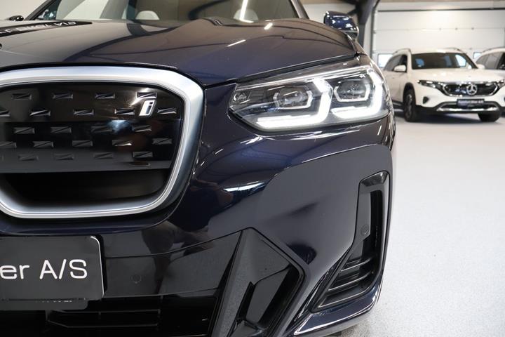 Sort BMW iX3 fra 2022