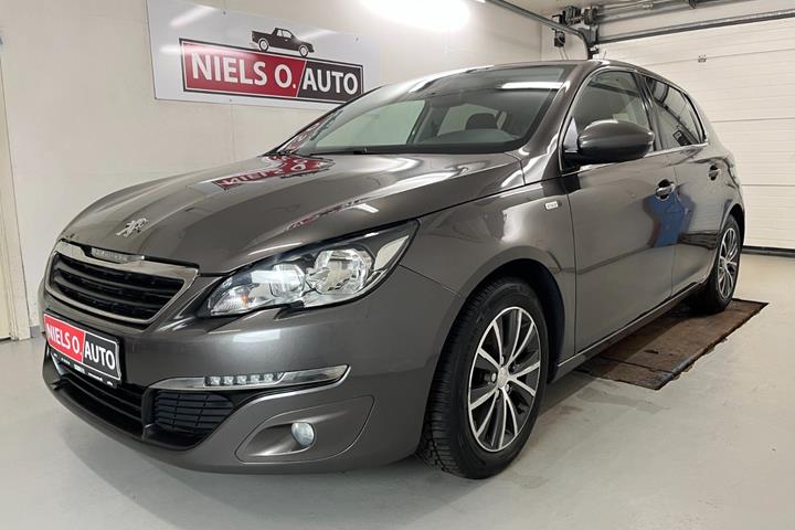 Grå Peugeot 308 fra 2016