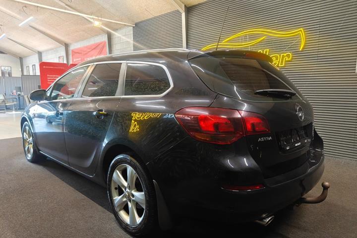 undefined Opel Astra fra 2011