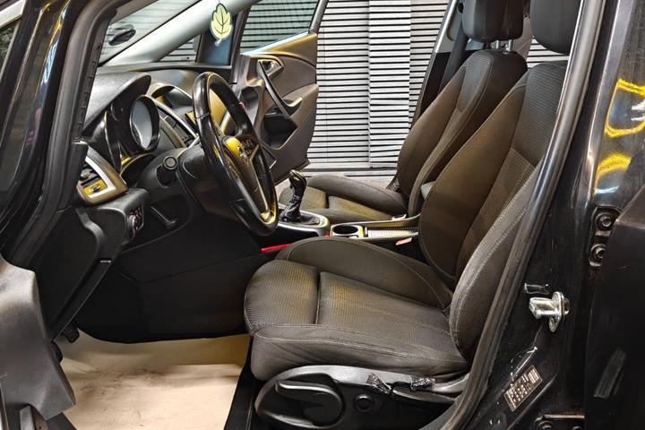 undefined Opel Astra fra 2011
