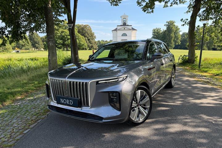 Grå Hongqi E-HS9 fra 2024