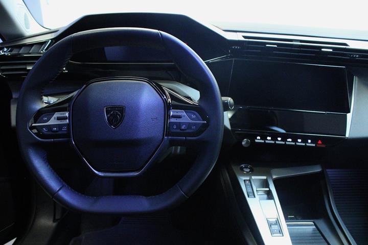 Sort Peugeot 308 fra 2024
