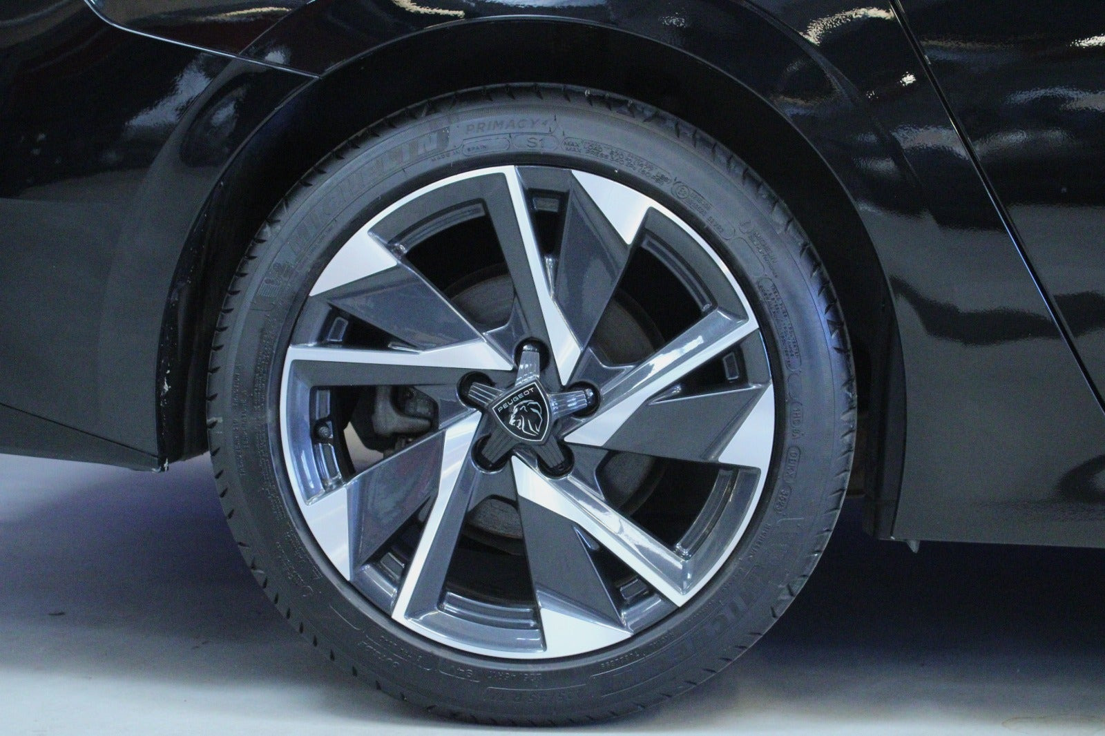 Sort Peugeot 308 fra 2024