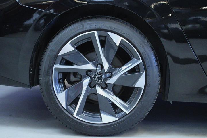 Sort Peugeot 308 fra 2024