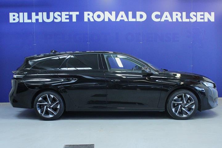 Sort Peugeot 308 fra 2024