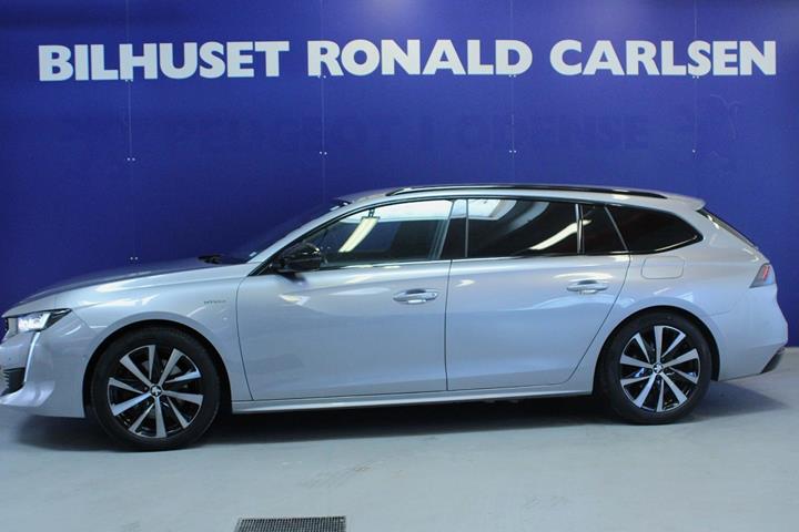 Sølv Peugeot 508 fra 2020