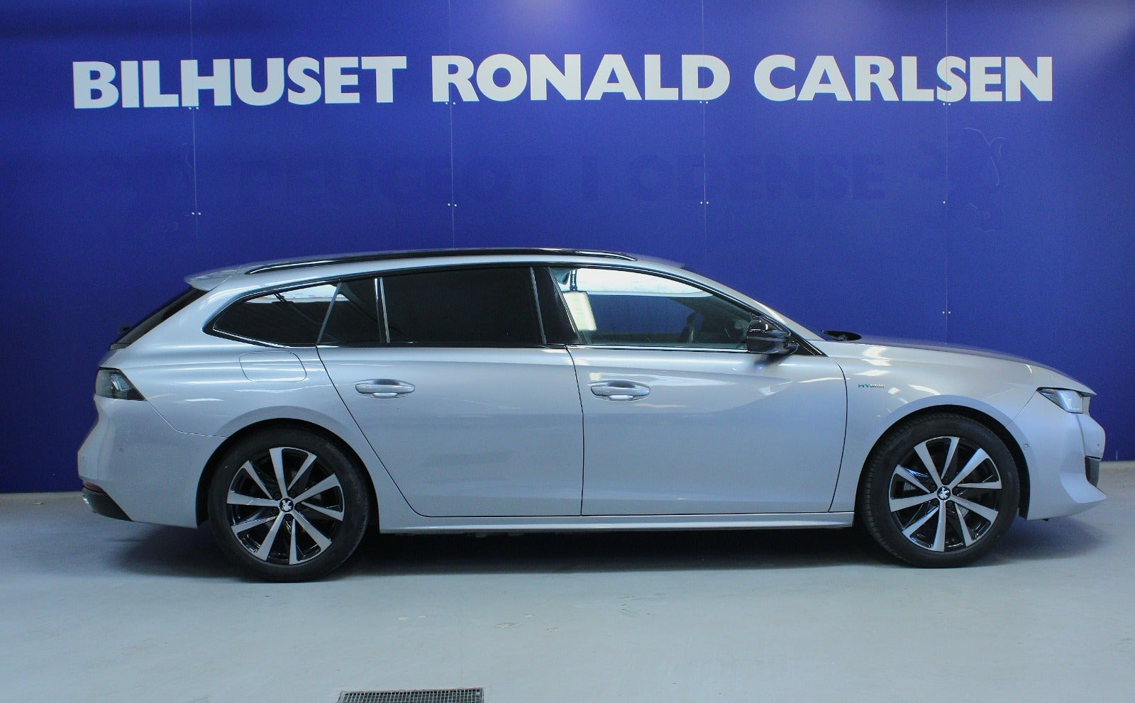 Sølv Peugeot 508 fra 2020