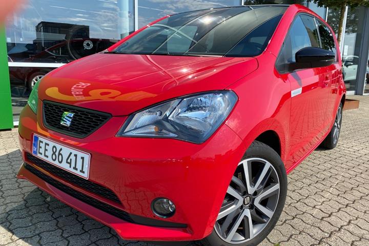 Rød Seat Mii fra 2021 set udefra