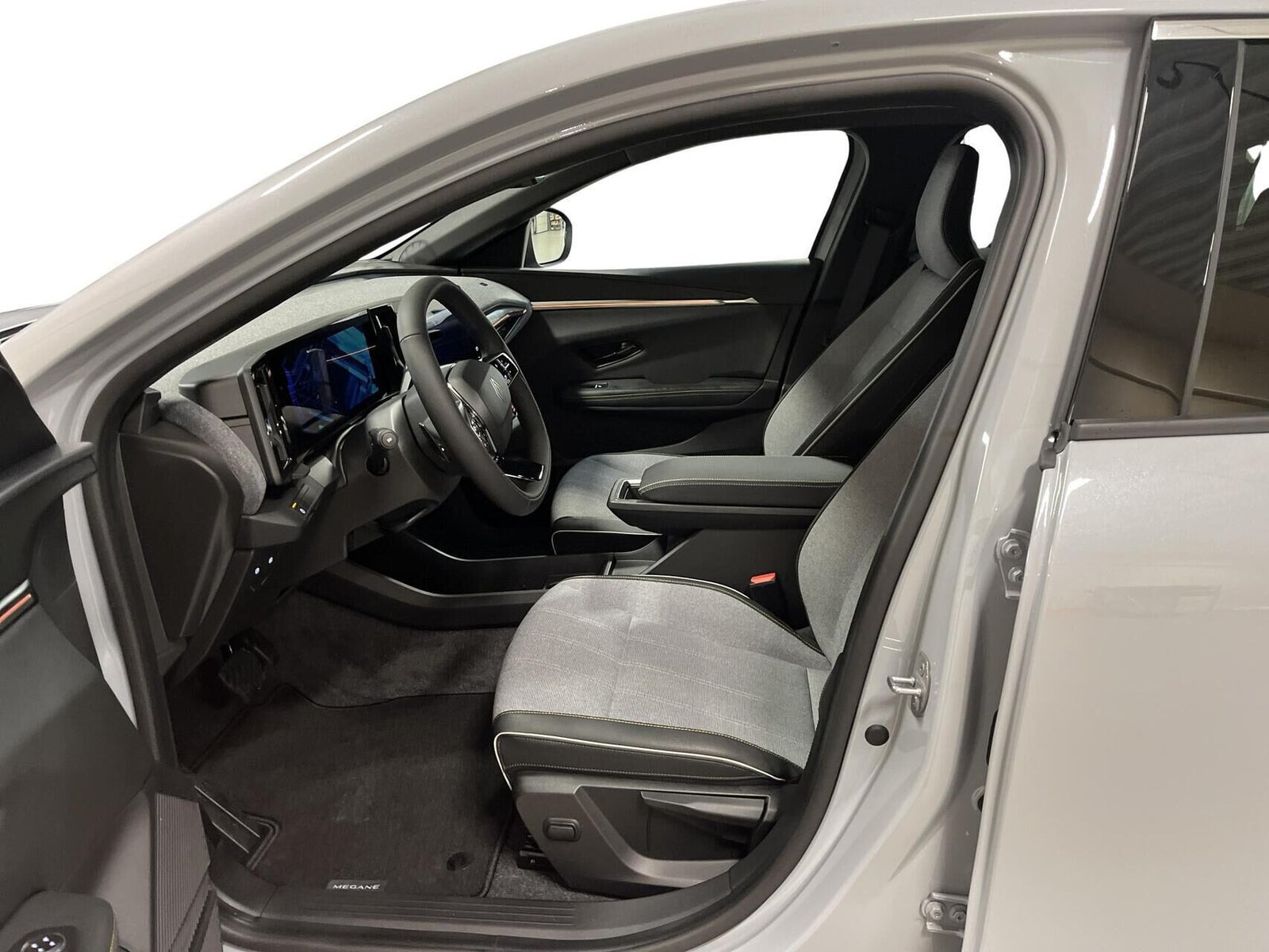 Grå Renault Megane E-Tech fra 2025