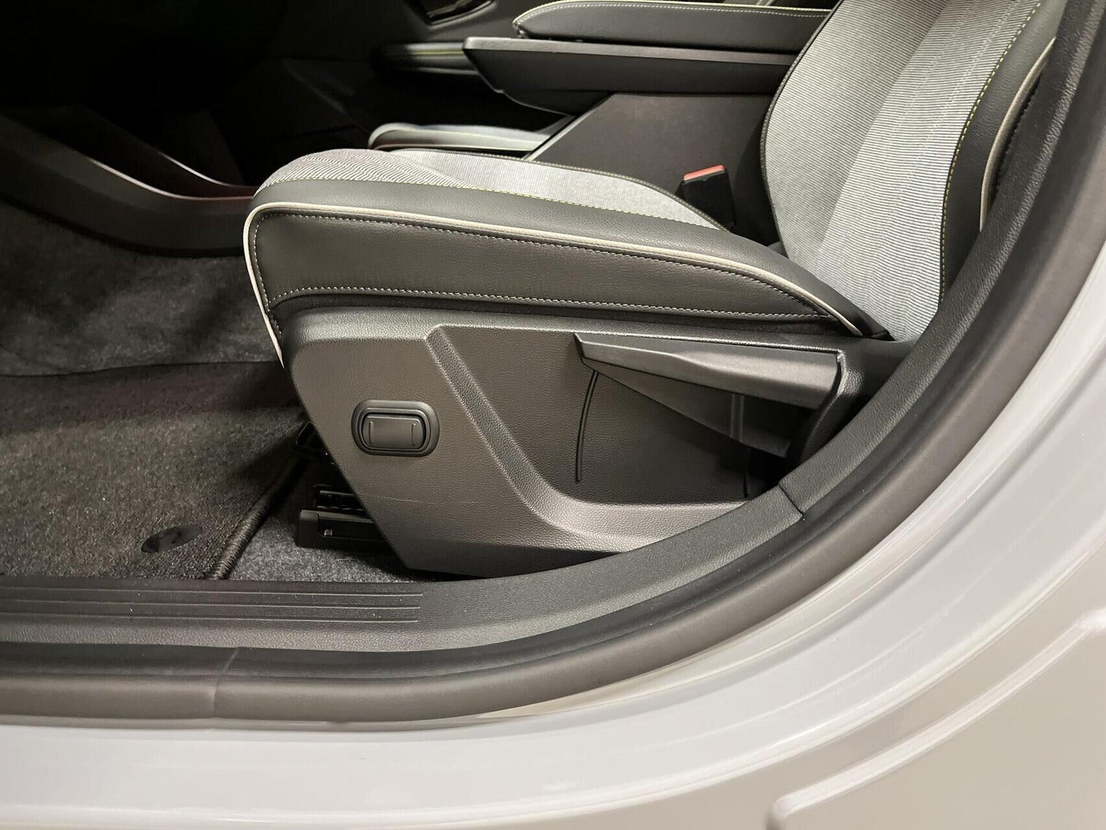 Grå Renault Megane E-Tech fra 2025