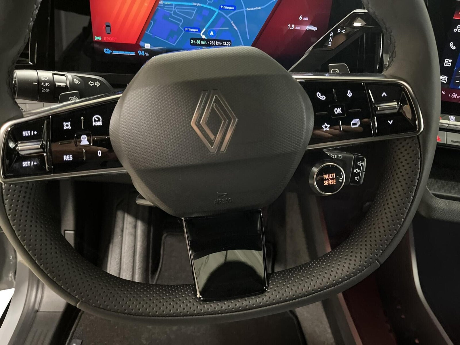 Grå Renault Megane E-Tech fra 2025